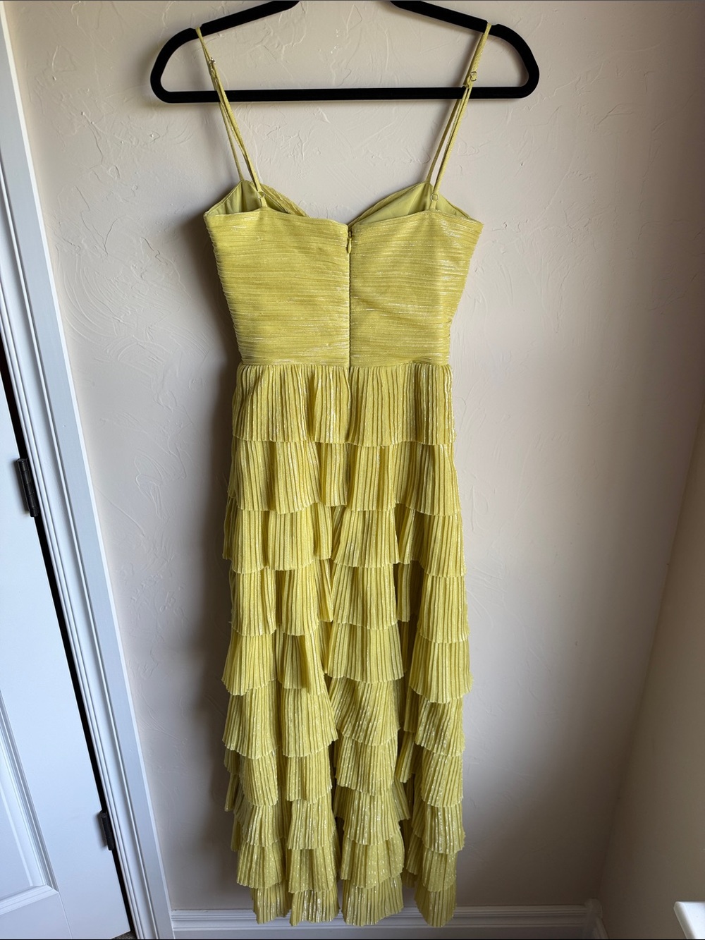 Gianni Bini Twist-Front Tiered Maxi Dress - Picture 4 of 7